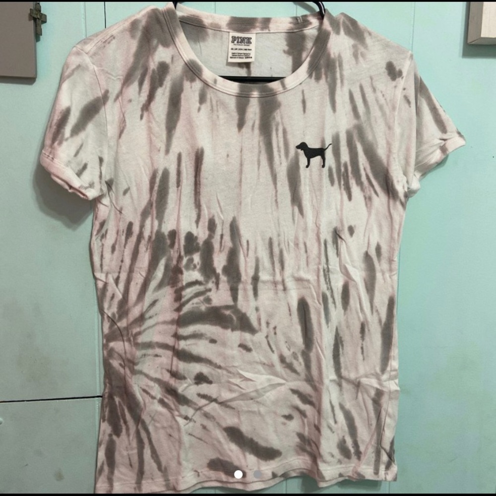 pink vs tee